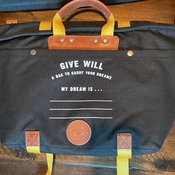WILL Leather Goods Black Leather Messenger Bag Laptop  WILL Leather goods laptop messenger bag